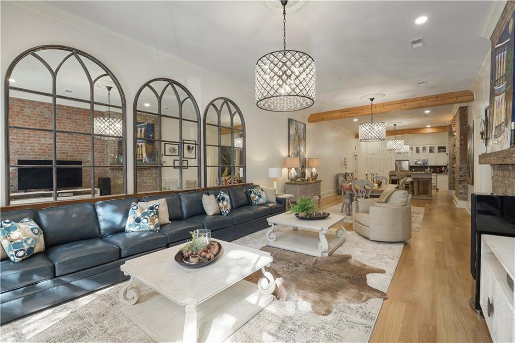 Condo/Sale/Residential